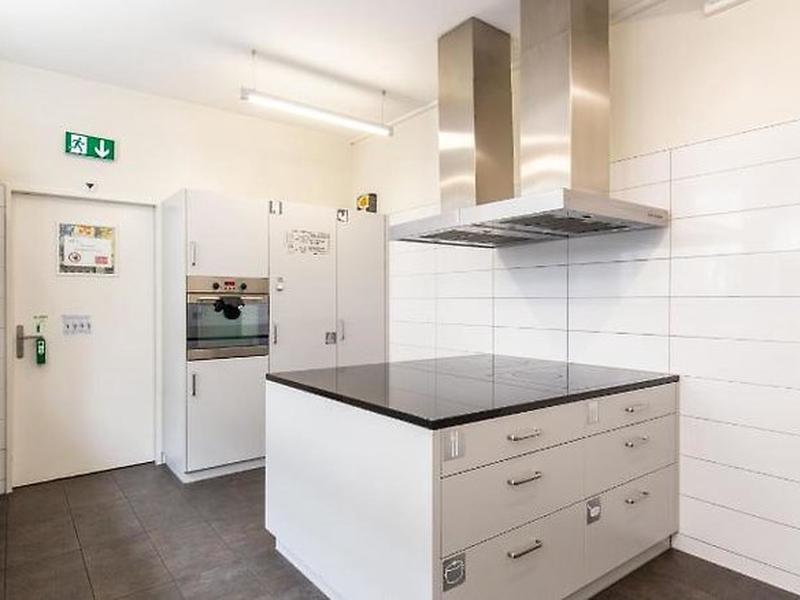 B91436AAAB5BD4B1F92299320E7FAA5C