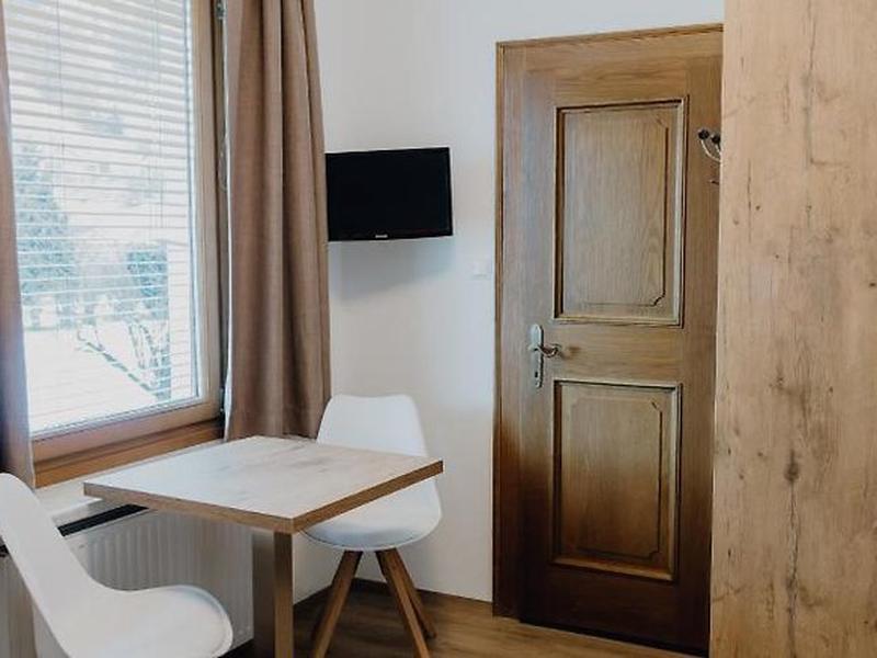 A1A38AAE256F700C0F9BEC800807E3E7