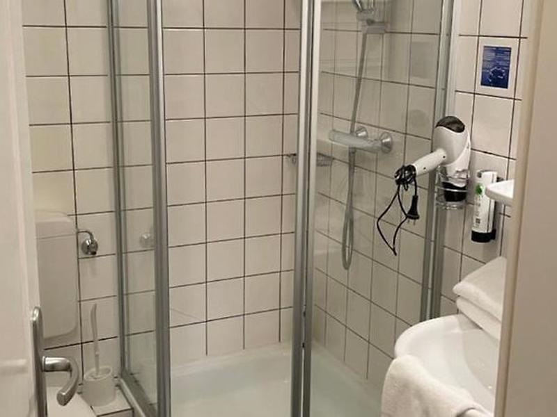 8EB48D8F19B25E03C45999B3BA3B8633