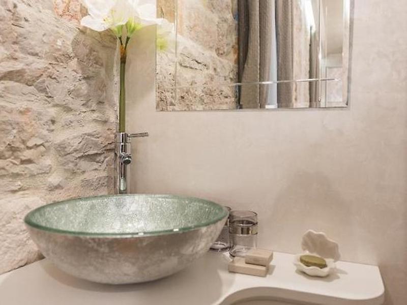 81798CE2C59C478E1737162D0D49F100