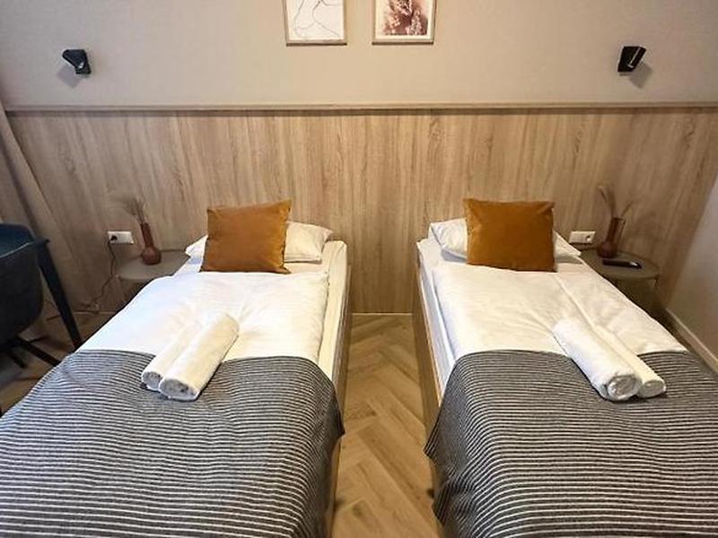 C4E8BA17AB8150EEA51E7E2B8EA14BAF