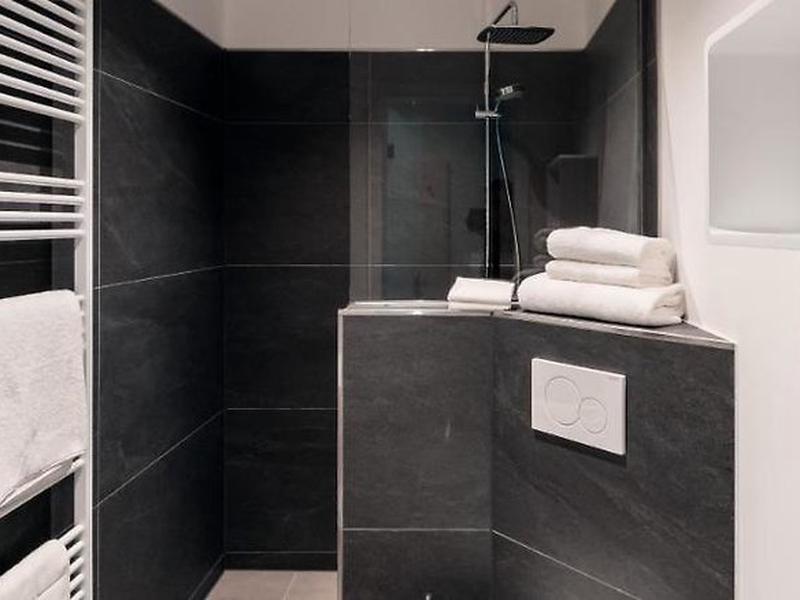 7971F79F8D3F7E591AEB1A8C4F7C49AD