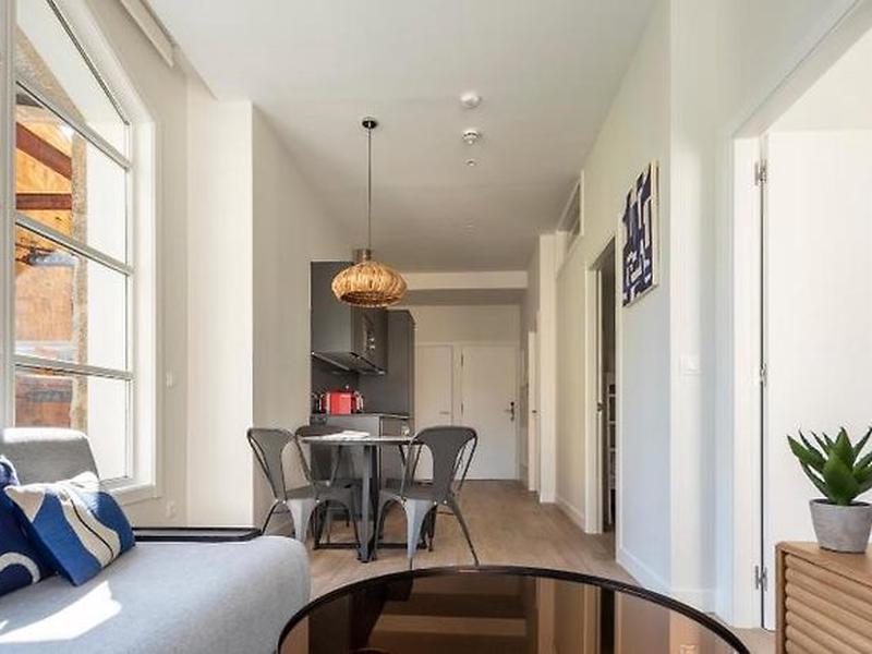 7AEC845B75E27AECB0D595BAB10C5996