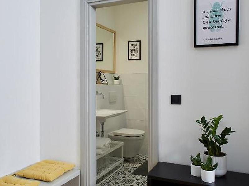 DFA2F6F6F681F3651718D010484AD3B8