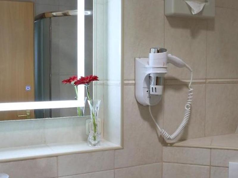 D1366450B1429B21BB08477058F3B7C9