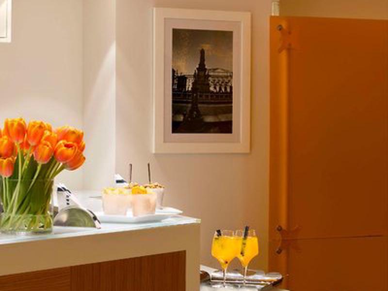 08F90025CB5D5B6E90AE8684DBD3E334