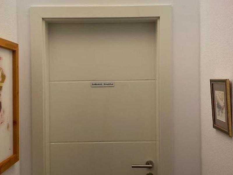 B83D724841A147A2D9A58E1D67D81100