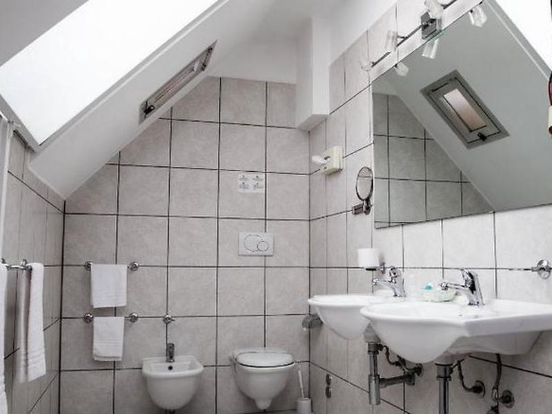 DB5E4E0BD6145EEFAB448664AA0AA70D