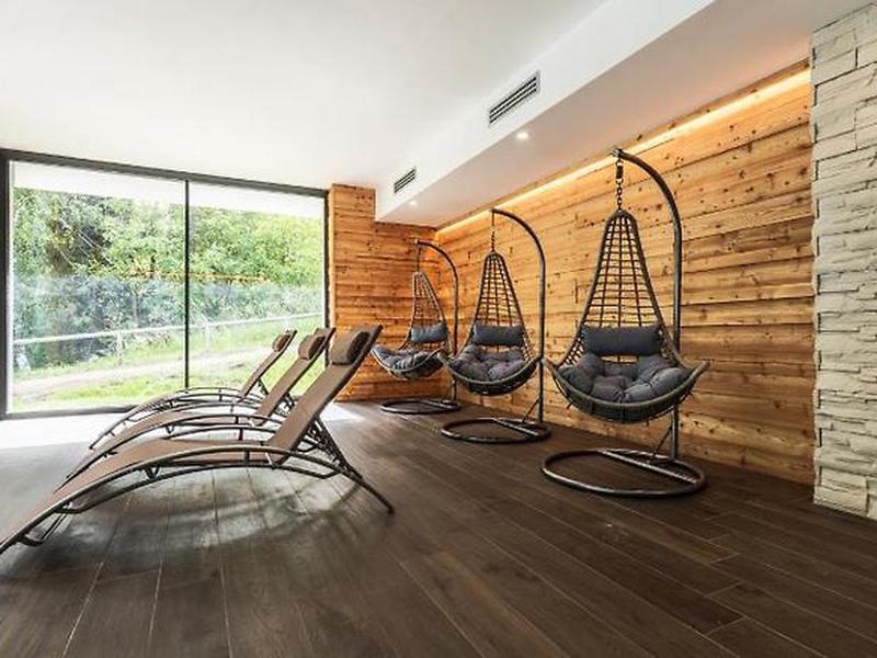 E0048331C4014F6F9A8BDDFF57528A64