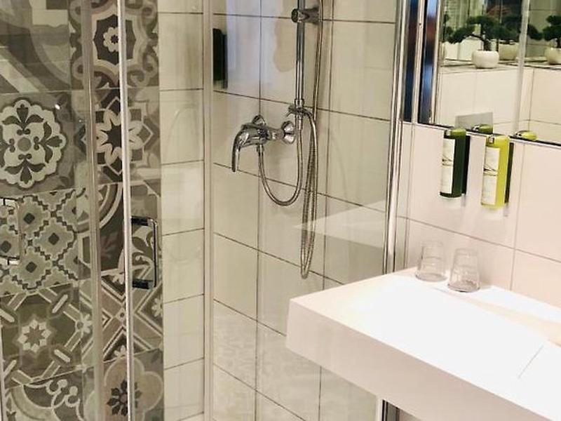 CAEF051882C1C04DB8EFCD1D2451A307