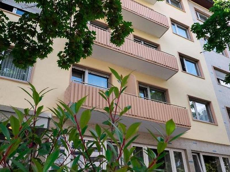 7FF8D9E2BCAD9A12C03DD5DC21394C28