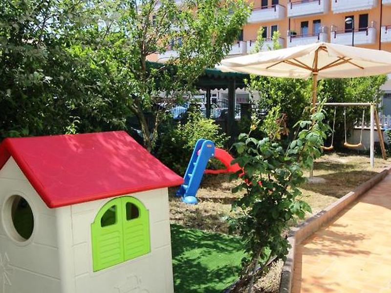 F0943EA8F2F3CA0A47D48C46CFECEF5D