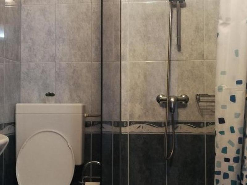 C218E8892B5B5C0F17E42BDEB55F28E9