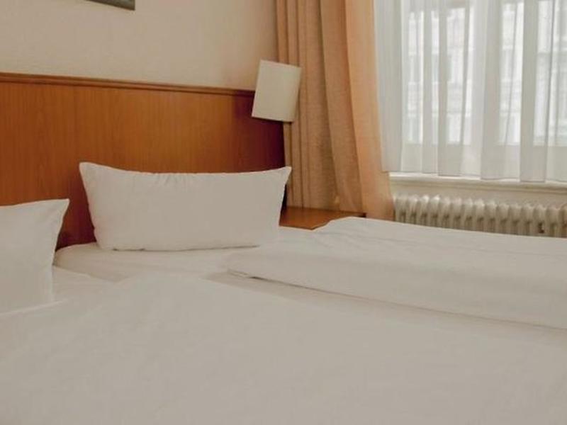 2777EC29D58242C9527CD6756855169F