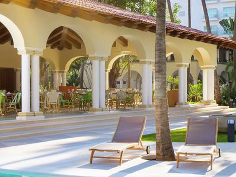 B90EE967E94E56540DEAD3086A2230E9