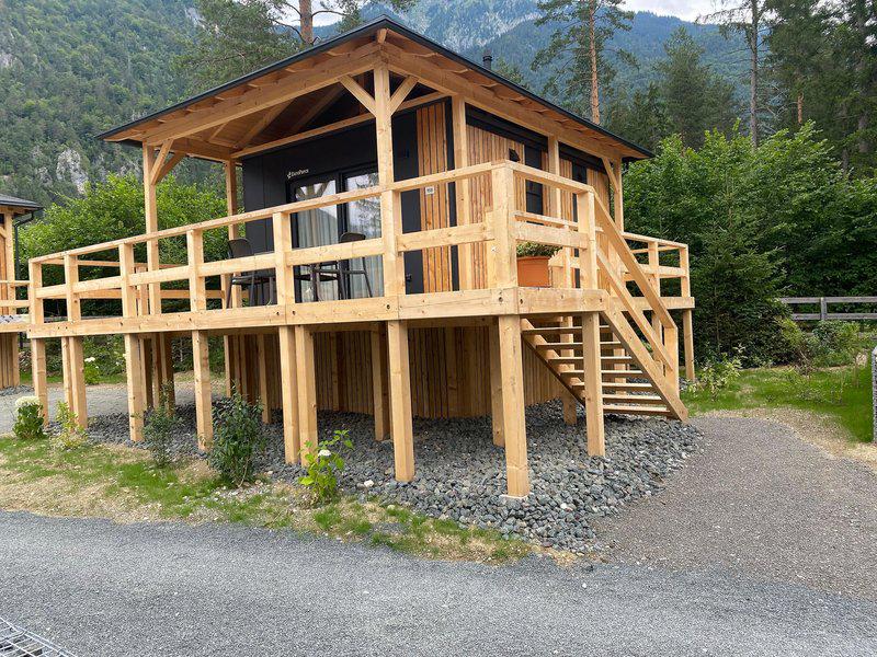 438094A05CC45FB10C9A7B4C9756DB46