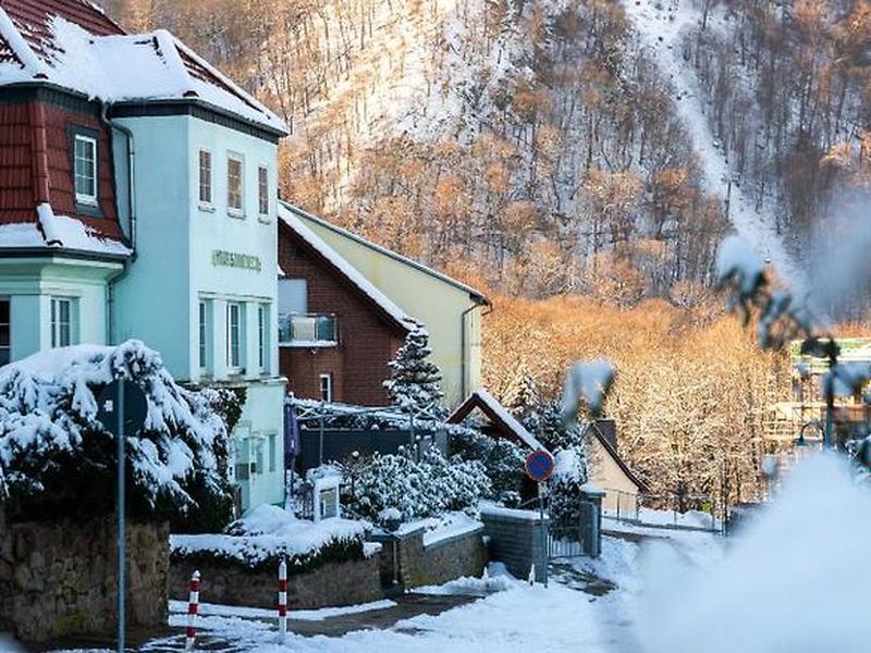 5652FB0804BEABCF4B532F64B8B1C052