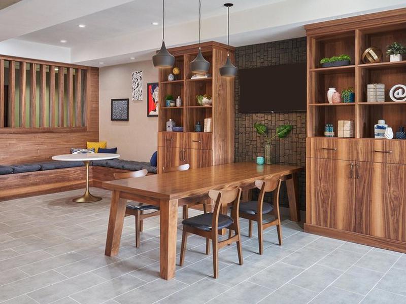 0D4FE3F664359E3CB0BB767DEB08BC13