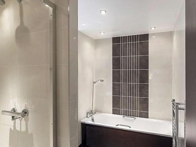 95F6E55AE77183D7A525B2BEA9894A7B