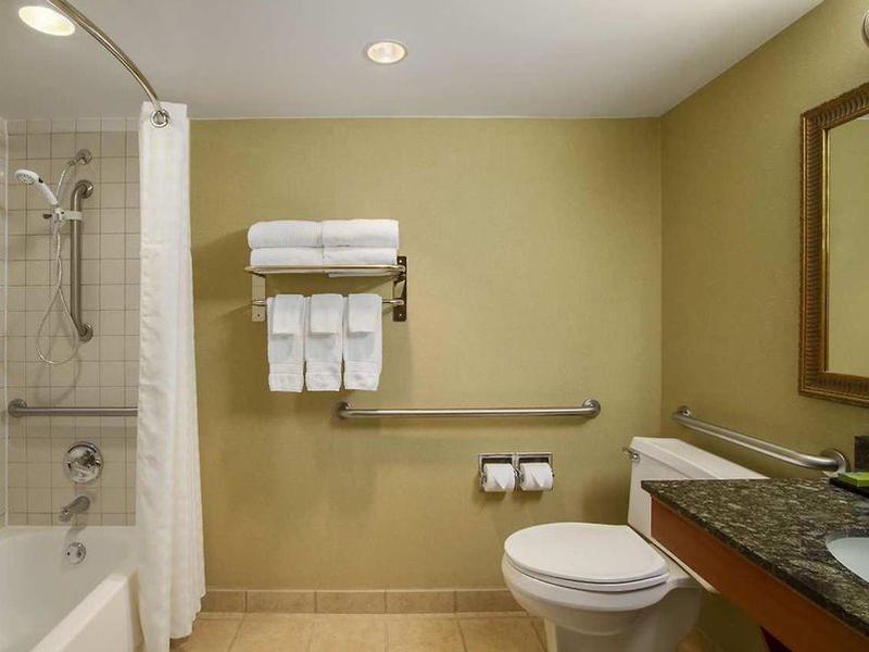 21182A25F24220DA6856D50B7208B6C2