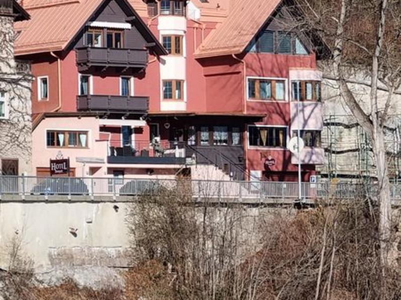 3E681B97E9F41F0CE58B5FC18709E6AC