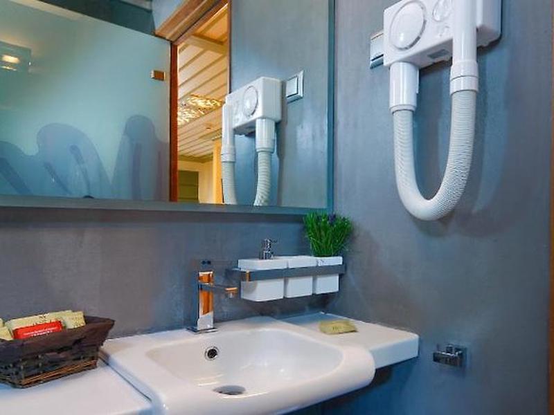 2C511C967B60CBAA51810AAAA0A4A65F