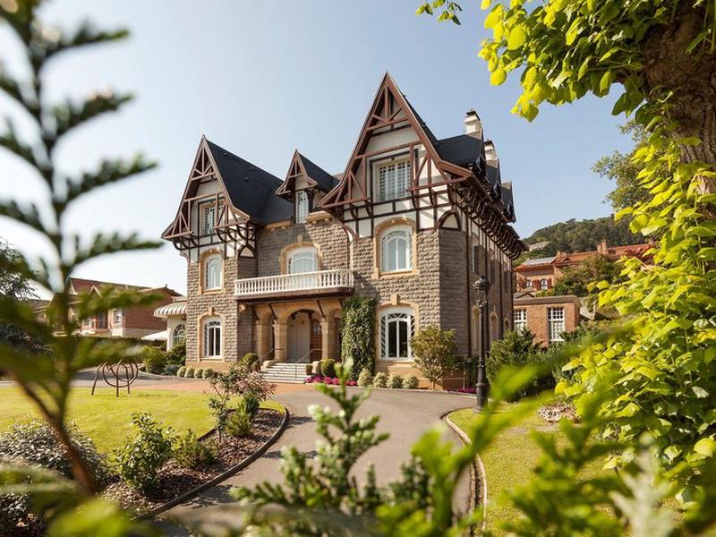 1FB2A958241448224B5243F3C59B29B5