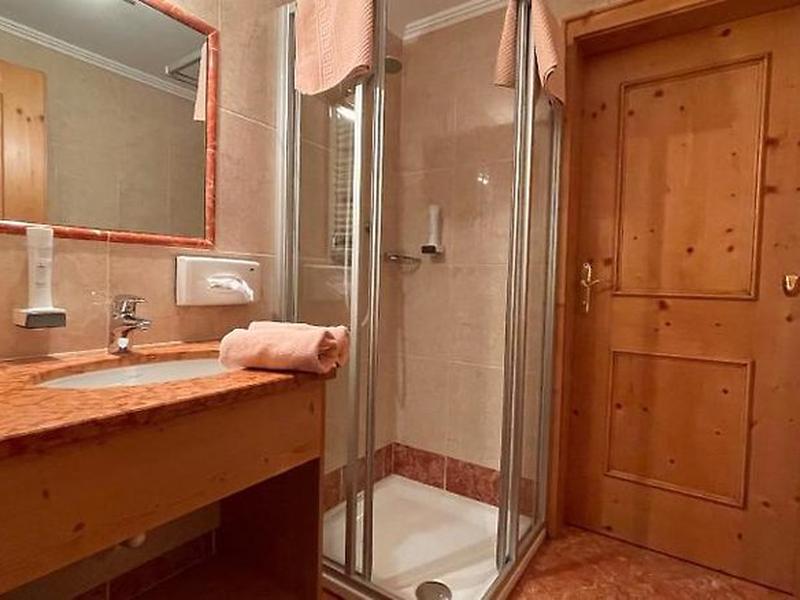 8C5FF1EE63C87A2F60A30E81D79E8019