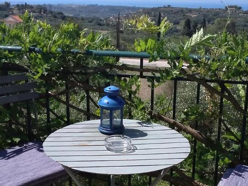 8DFD8D005BF9DF97FFA4856FC2E9F95C