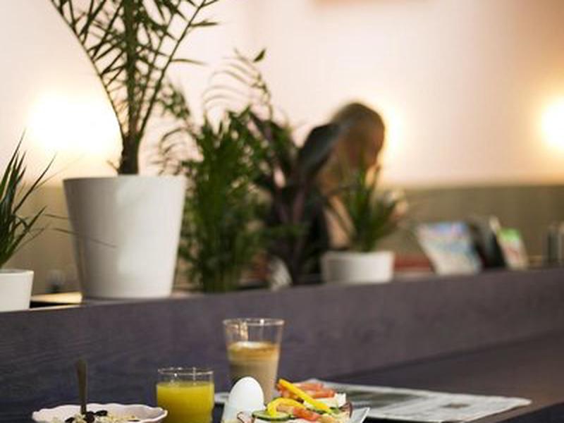 F6F79F36A4AB40E21F6BCC1813D43695