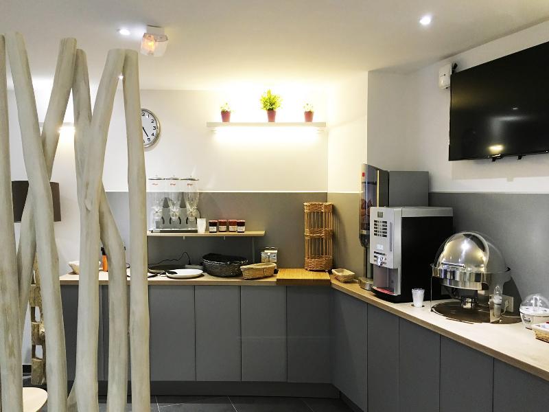 EA0DF3F4A5B06F403E9018B1F6A4A405