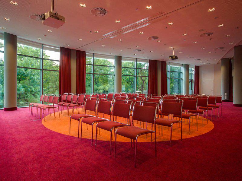 162069529AF7F2AFD5C66EF1C84A96B8