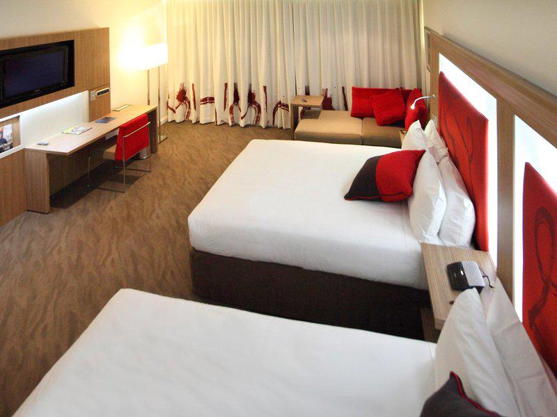 Novotel Sydney West HQ Hotel