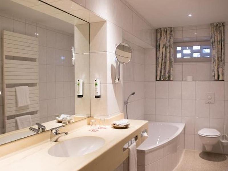 92CA6F2CD1A548681068EF48044F92FD