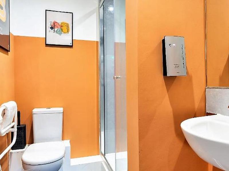 106B81609C33D68A56429481077F8CF9