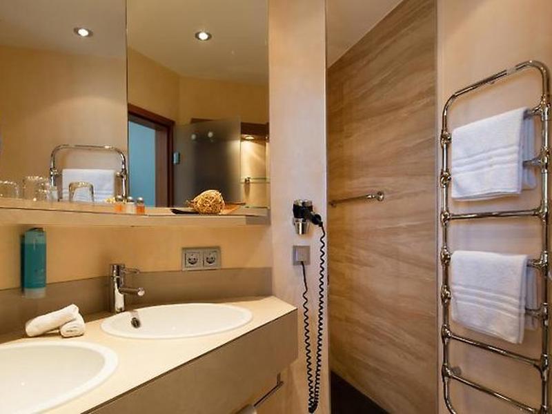 6CC580B34D09F862D318A18A69062CDE