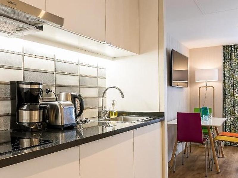 20CF6AD5B3229939E3634307E648DDC1