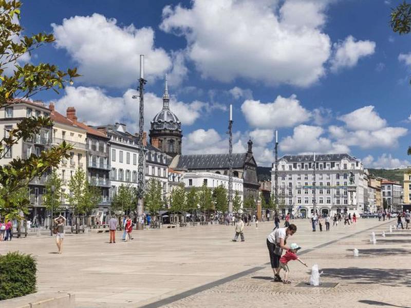 F13A1793994E7A0BFD7066F58AD3D52E