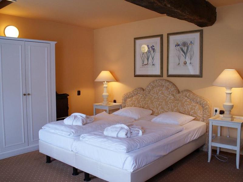 153252C6908D74F7CE4A95B566FCBC0C