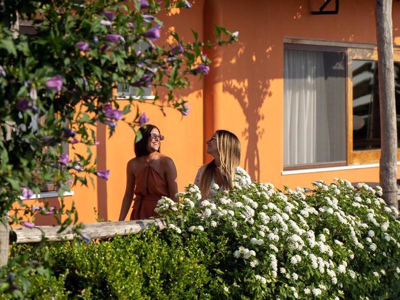 1781E18F4E0243032B5AF4E09BDE1B04