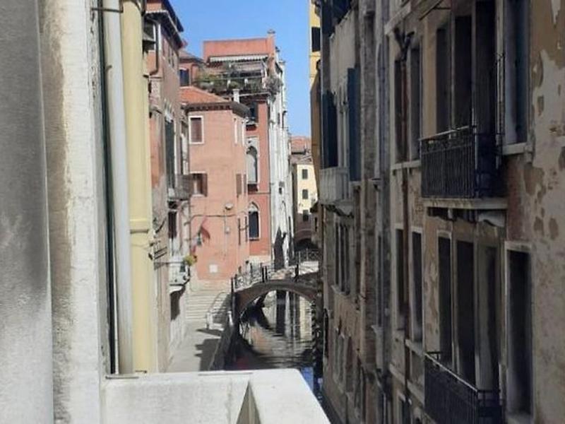 9E4A2A6B9B033D66D1BCA11DA25DE9F4