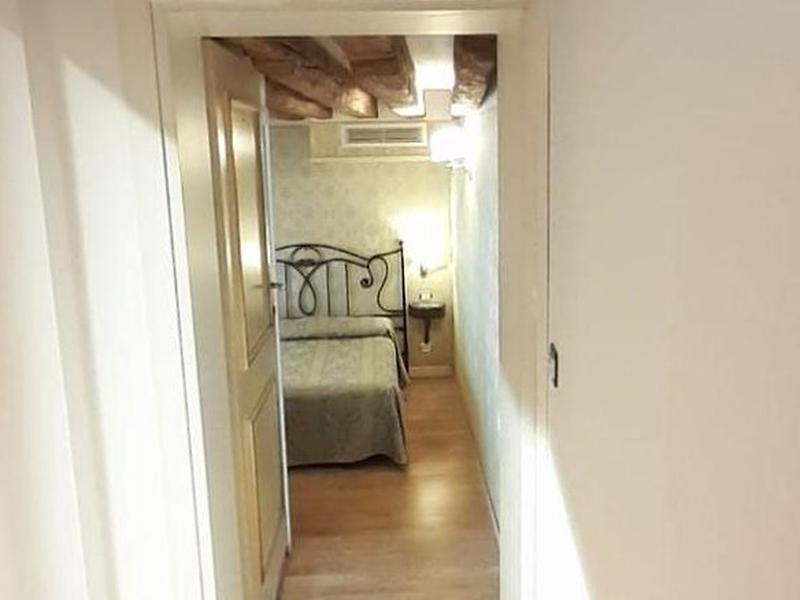 66E54E2282B9BF1453FF0565140E948E