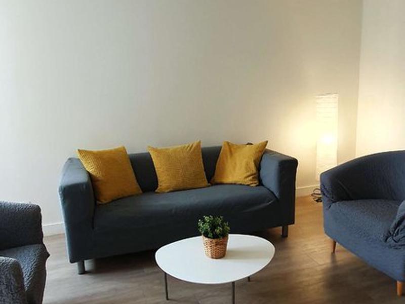 FEA89D01B5353859F55BDFB747368518