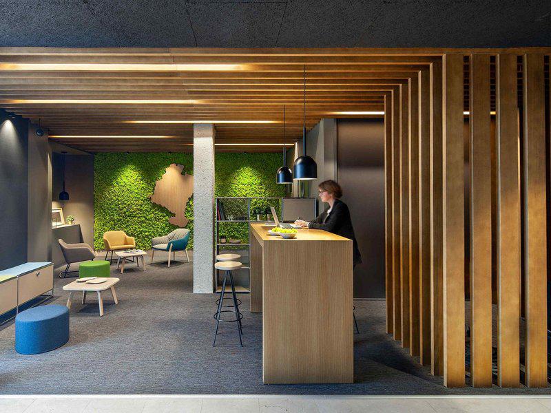 55391D6F7126DCC70C61CB51483C3FE6