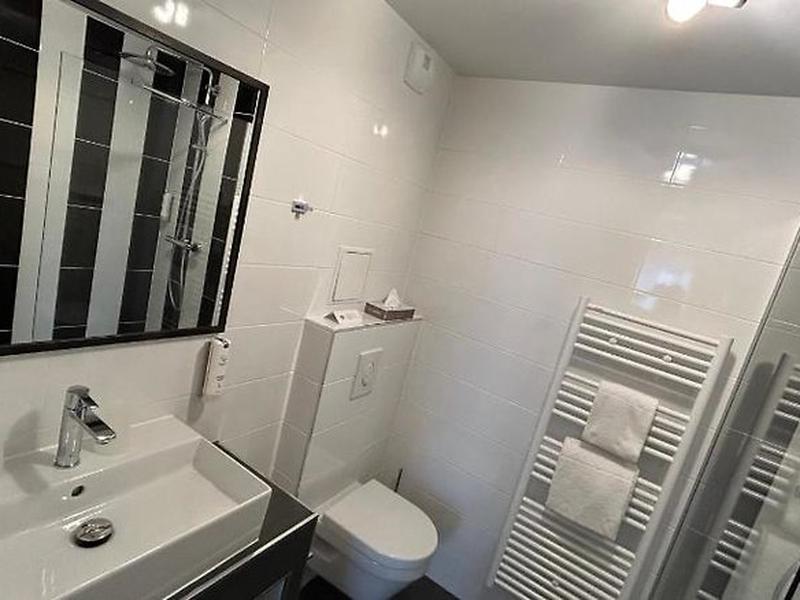 BDEACAF501F3FEDAC1877F3A2C1F5464