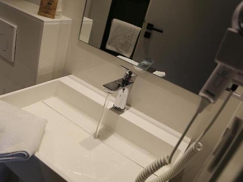 09744CB04BDF2BC364BFFE7C5E35DB86