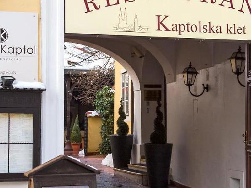 B9296BE66EDB7454AB95E90F31552E5C