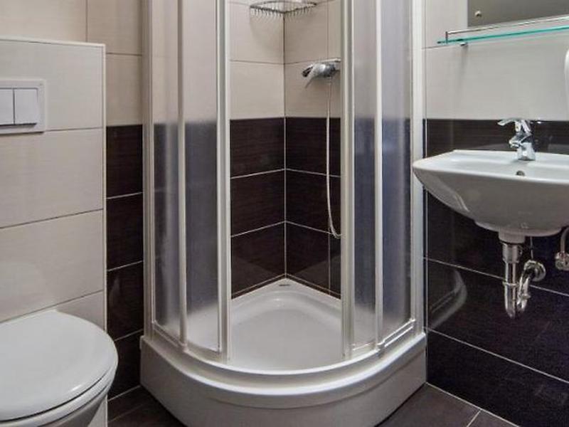 638746ED5892BF1BF8B573C30E67E687