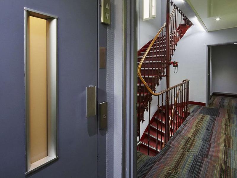 5BFD783E9B392131DF15B7014978548C