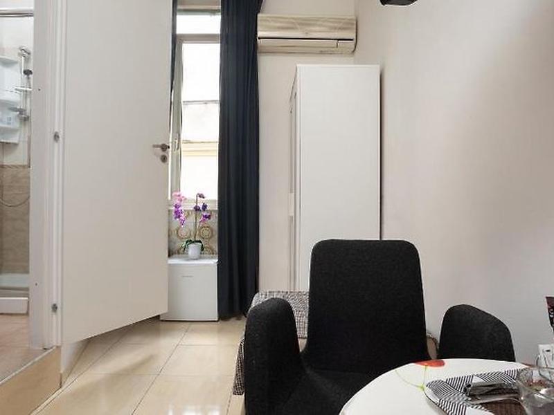 25C012F5D5B082608B0388F08D095F8A